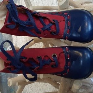 Fluevog size 9.5 Operetta ankle boot with 2.5" heel and soft nubuck leather